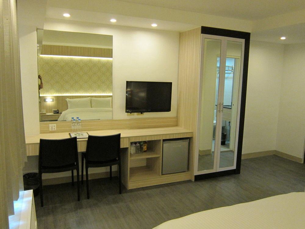 Hotel The Charter House Makati City Zewnętrze zdjęcie