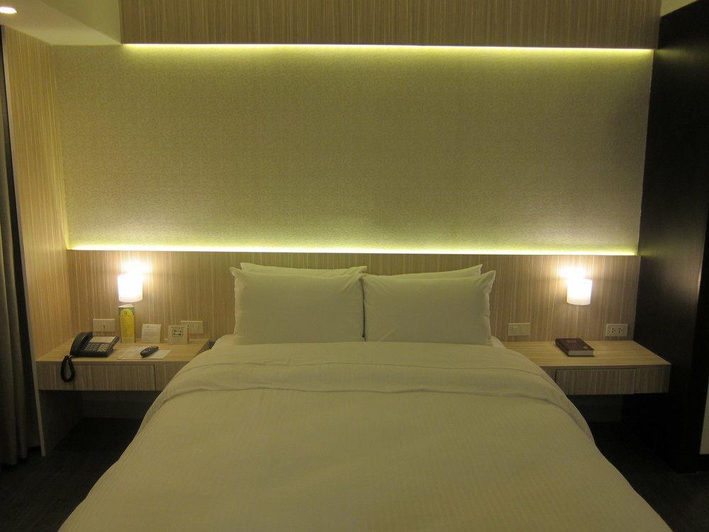 Hotel The Charter House Makati City Zewnętrze zdjęcie