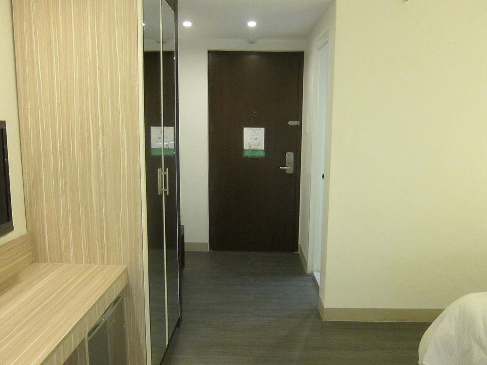 Hotel The Charter House Makati City Zewnętrze zdjęcie