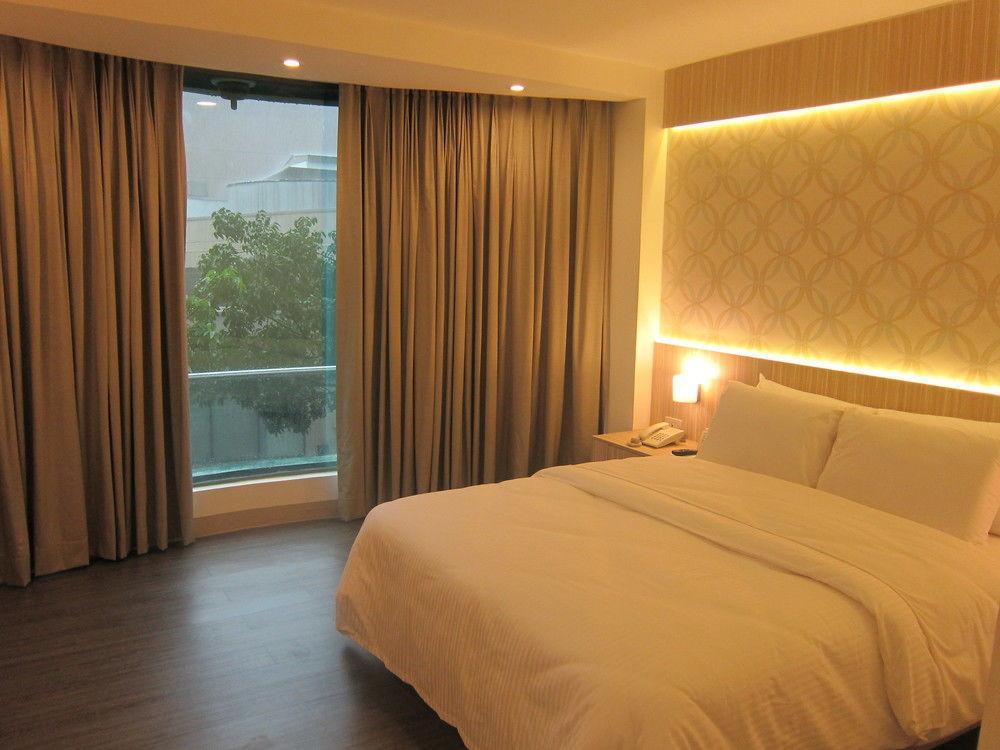 Hotel The Charter House Makati City Zewnętrze zdjęcie