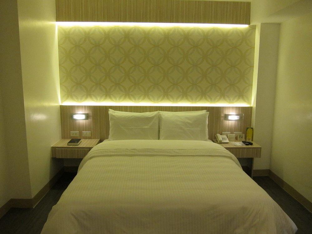 Hotel The Charter House Makati City Zewnętrze zdjęcie