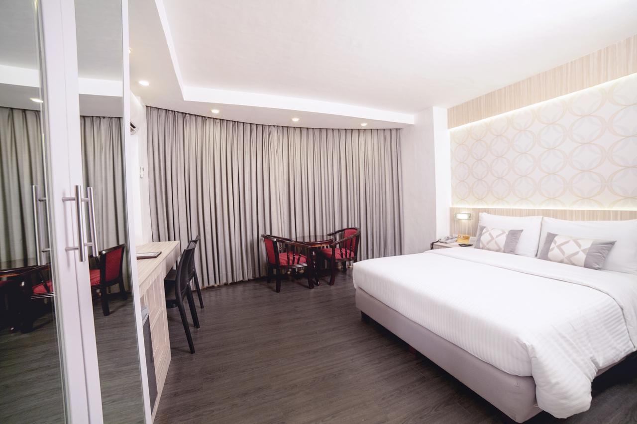 Hotel The Charter House Makati City Zewnętrze zdjęcie
